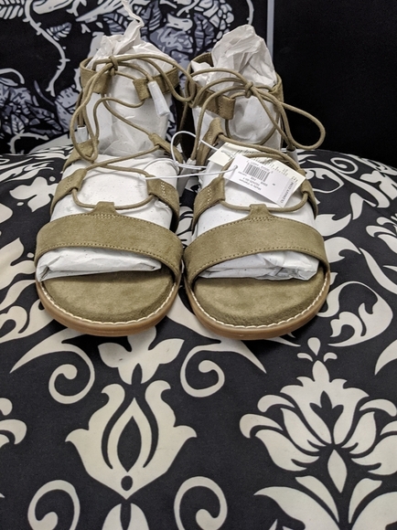 NWT Faux Suede Gladiator Sandals - Picture 3 of 3